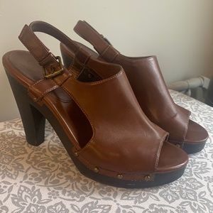 Chaps Sarista Brown vegan leather peep toe studded sling back heels size 9.5